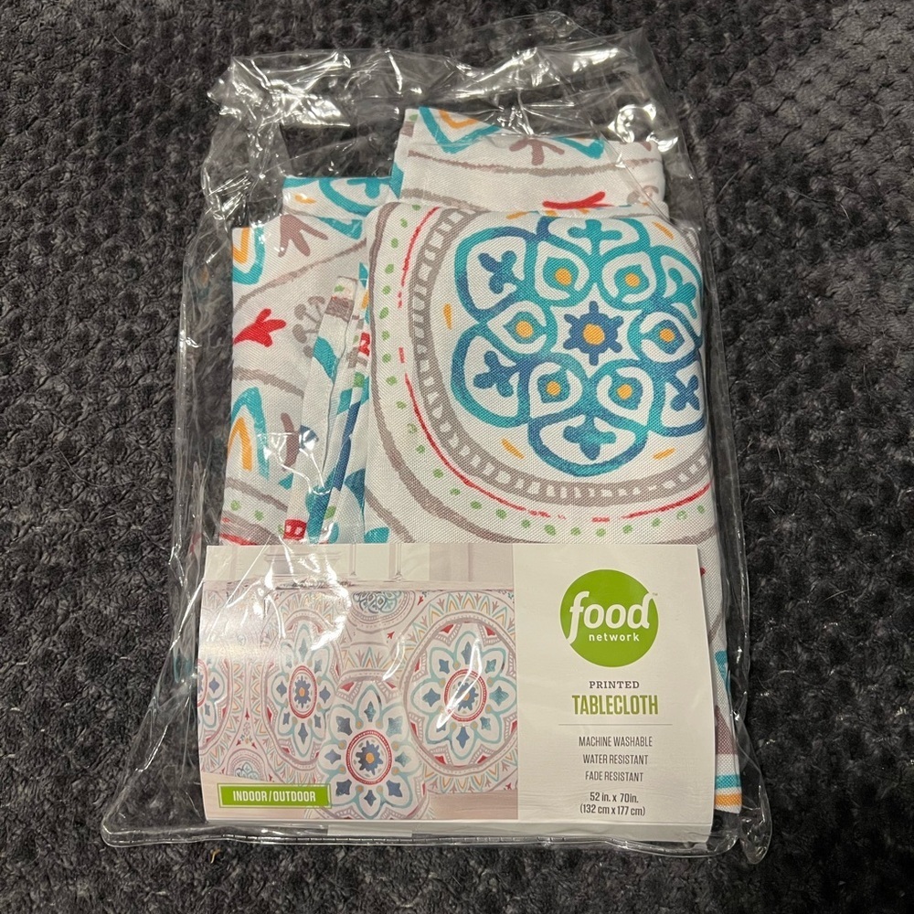 Kohls The Food Network 52” x 70” printed tablecloth‎
